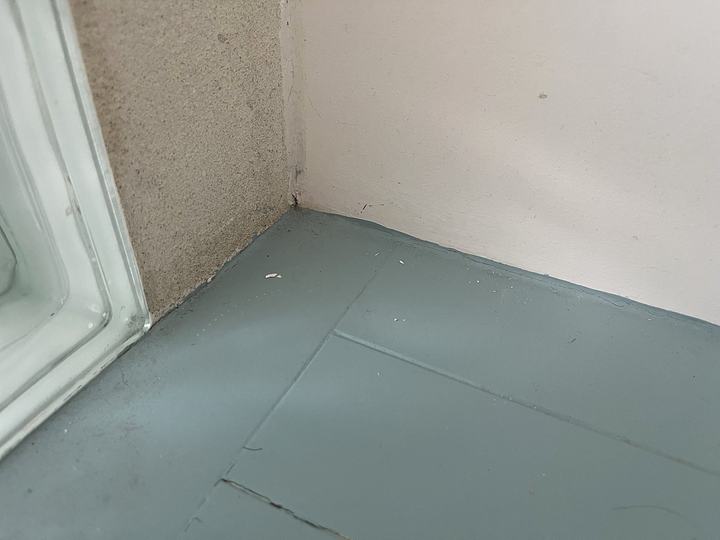 Plan vasque de salle de bain — Avant